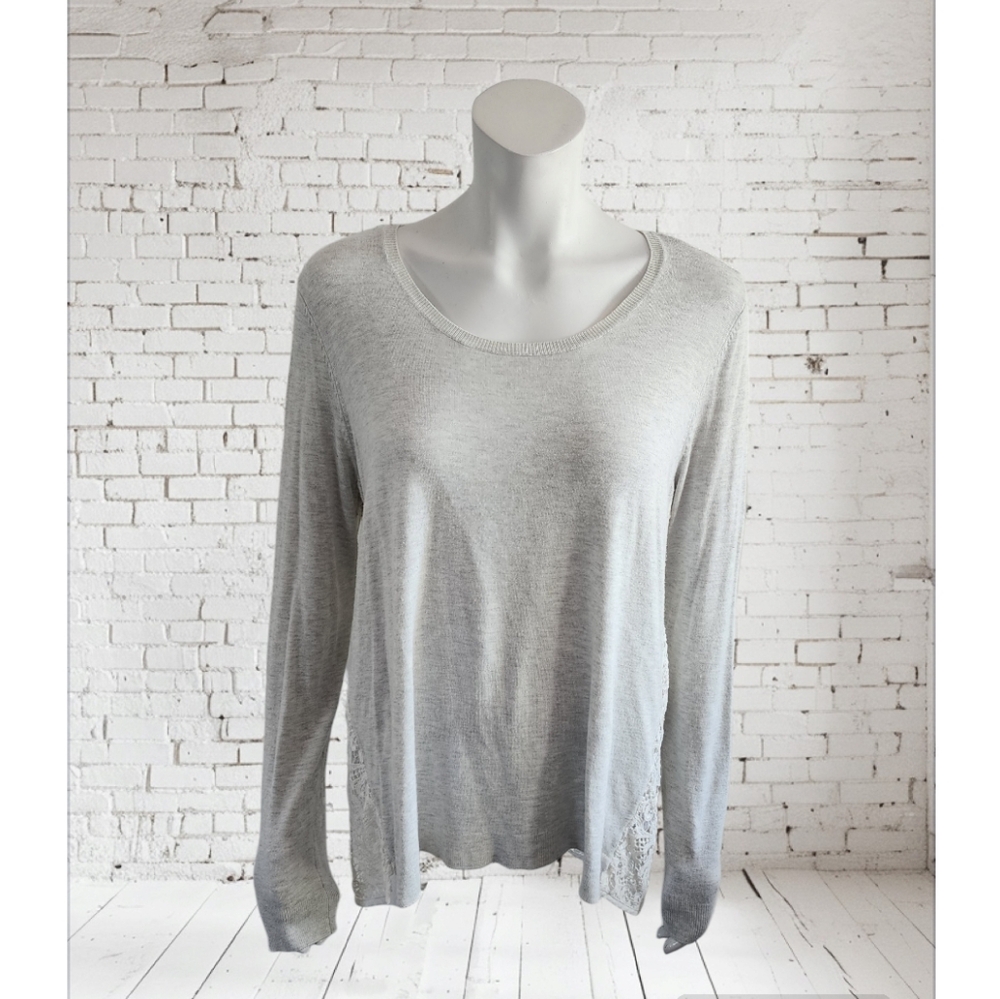 DH3 light heather gray long sleeves sweater with lace back, size L